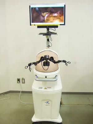 バーチャルリアリティ内視鏡手術トレーニングシミュレータ