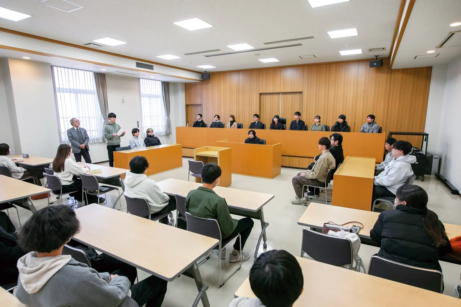 「生きた法」の学習と体験